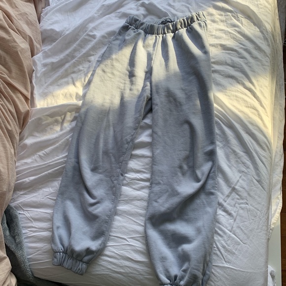 Brandy Melville Rosa Sweatpants - Picture 3 of 3